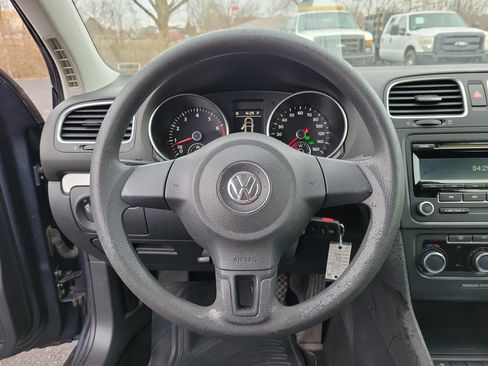 Used 2013 Volkswagen Golf 4-Door image 21