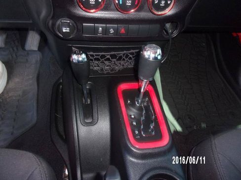 Used 2016 Jeep Wrangler Sport AWD/4WD image 17