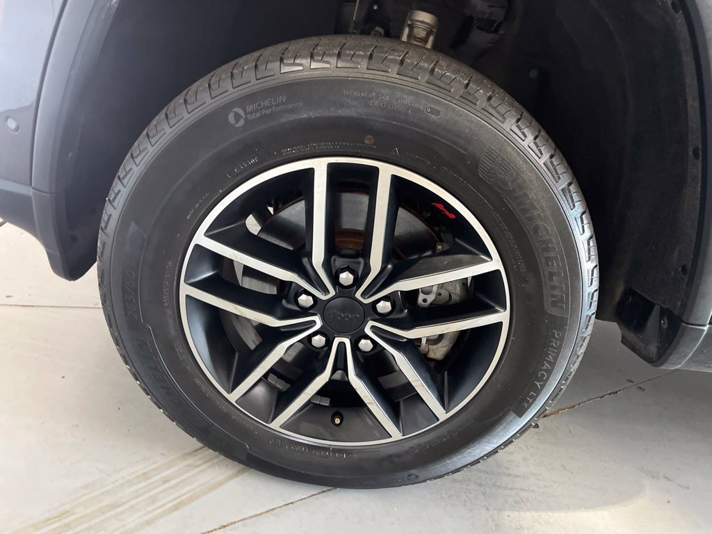 Used 2019 Jeep Grand Cherokee Trailhawk w/ Trailhawk Luxury Group AWD/4WD image 19