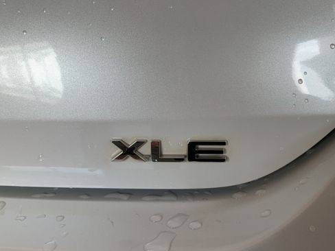 Used 2023 Toyota Highlander XLE FWD image 47