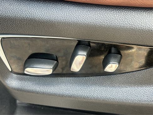 Used 2018 Cadillac Escalade Luxury image 37