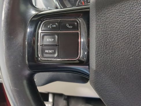 Used 2019 Dodge Grand Caravan SXT FWD image 29