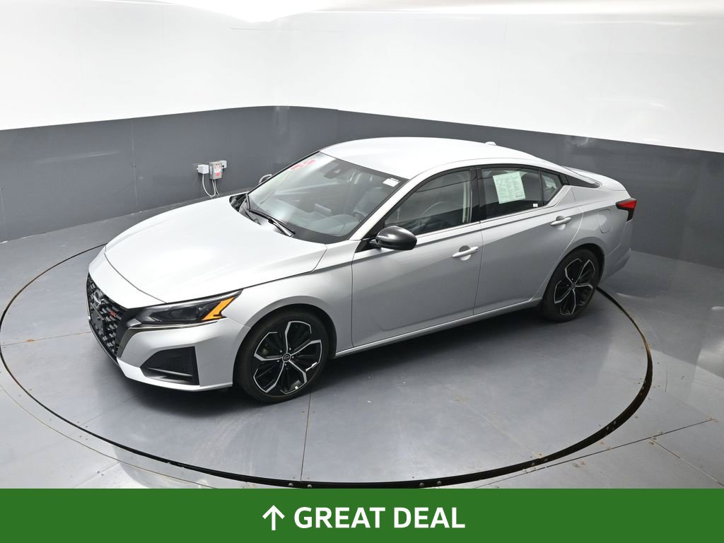 Used 2024 Nissan Altima 2.5 SR FWD image 45