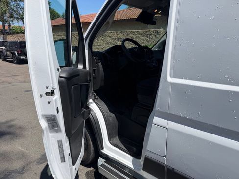 Used 2025 RAM ProMaster 2500 w/ U-Haul Equipment Group FWD image 21