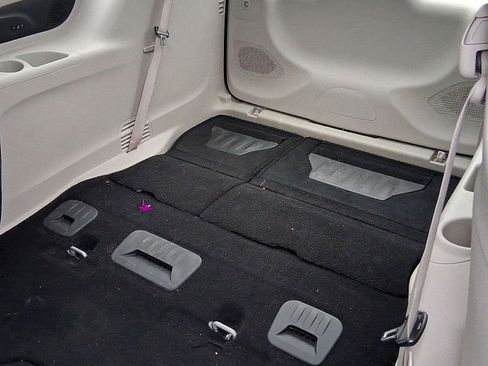 Used 2020 Chrysler Pacifica Limited image 13