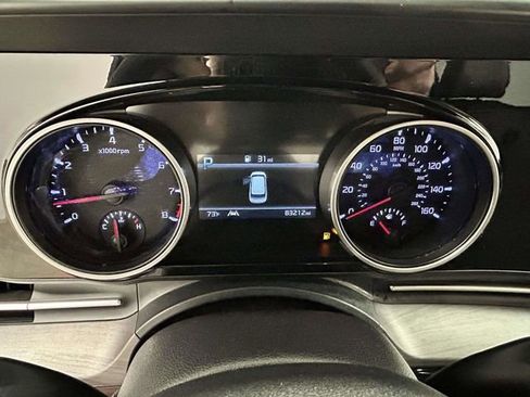 Used 2024 Kia Carnival EX FWD image 22