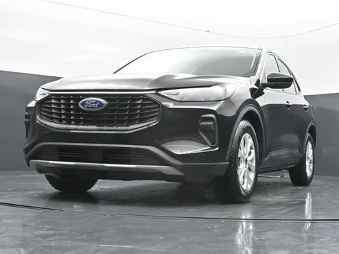 Used 2024 Ford Escape Active w/ Cold Weather Package FWD image 36
