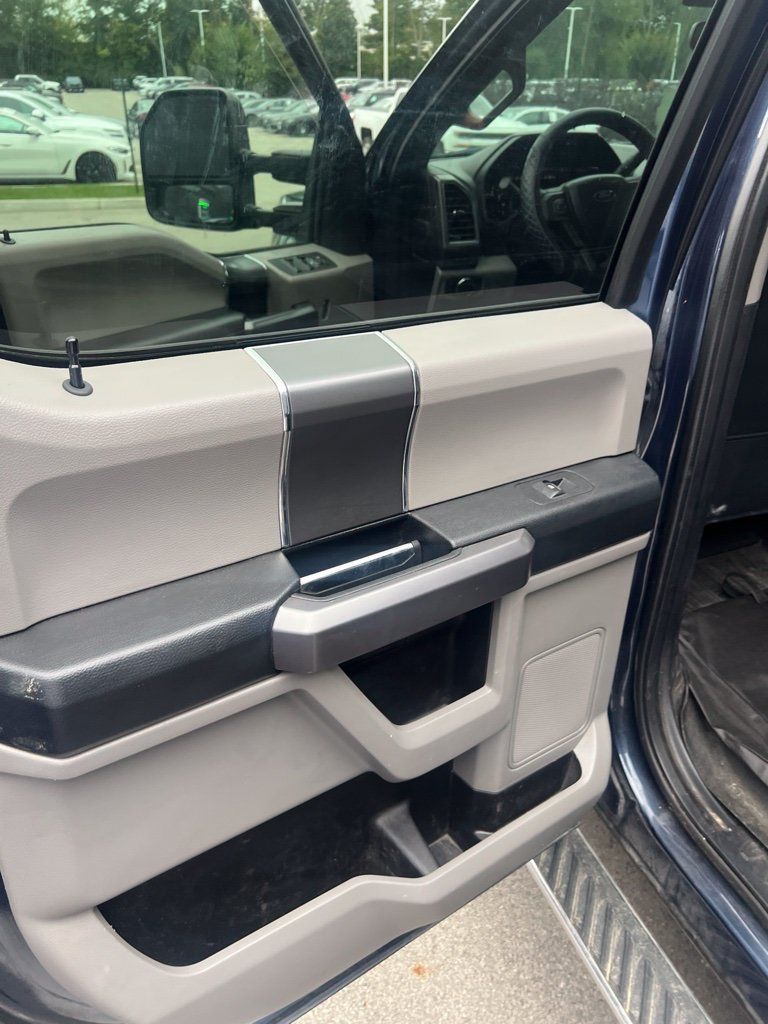 Used 2019 Ford F150 XLT w/ Equipment Group 302A Luxury AWD/4WD image 14