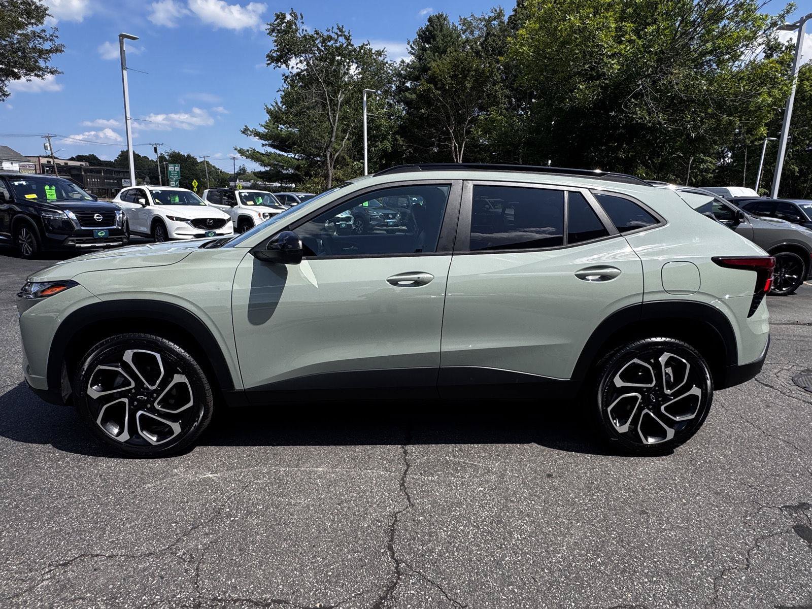 Certified 2024 Chevrolet Trax RS FWD image 4