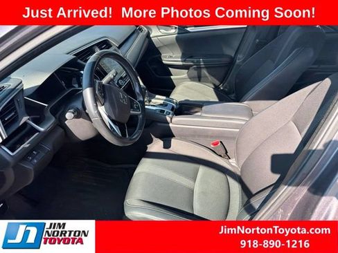 Used 2019 Honda Civic Sport image 9
