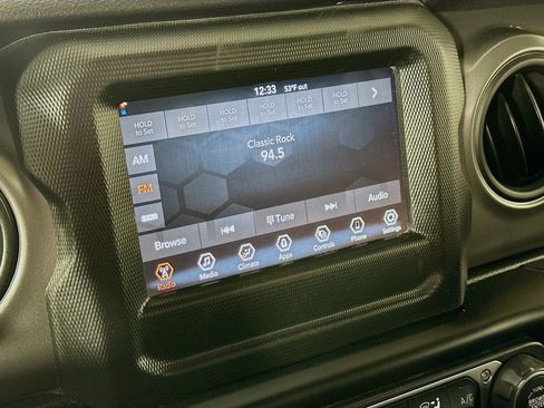 Used 2022 Jeep Wrangler Unlimited Willys image 19