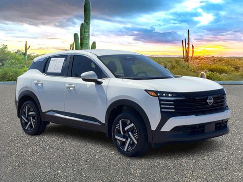 Certified 2025 Nissan Kicks SV image 7