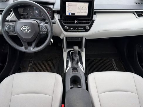 Used 2023 Toyota Corolla Cross L image 9