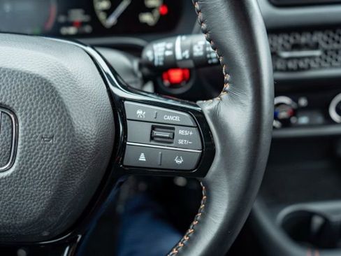 Used 2025 Honda HR-V Sport image 18