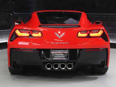 Used 2019 Chevrolet Corvette w/ 2LT w/ 2LT Preferred Equipment Group image 17