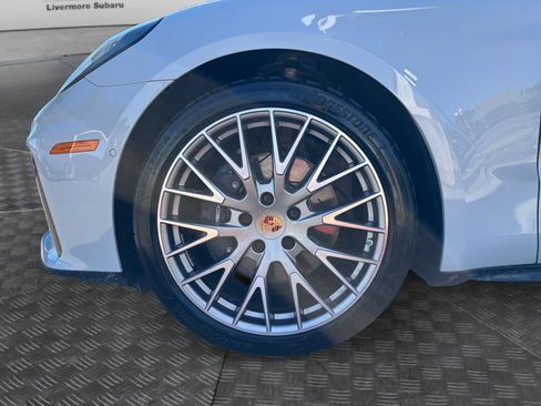 Used 2026 Porsche Panamera RWD image 9