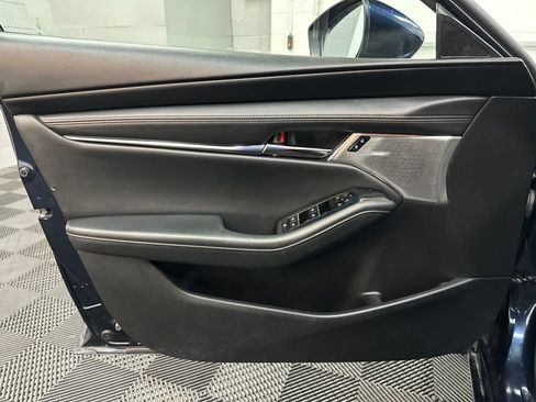 Used 2019 MAZDA MAZDA3 AWD Hatchback w/ Premium Pkg image 17