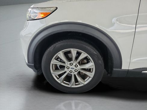Used 2022 Ford Explorer XLT w/ Equipment Group 202A RWD image 28