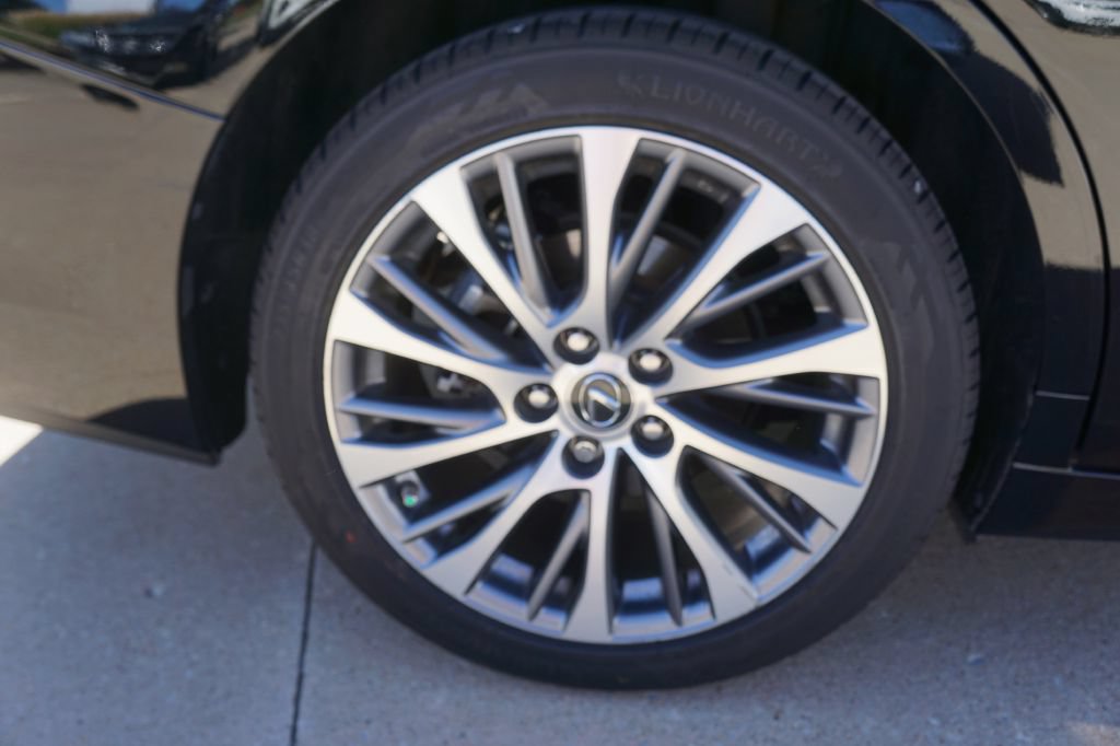 Used 2020 Lexus ES 350 w/ Premium Package FWD image 4