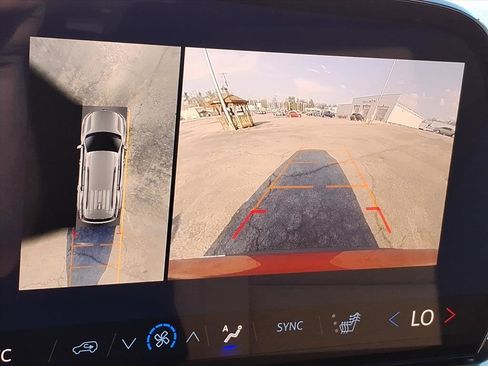 New 2026 Chevrolet Traverse LT w/ Sun and Wheel Package image 17