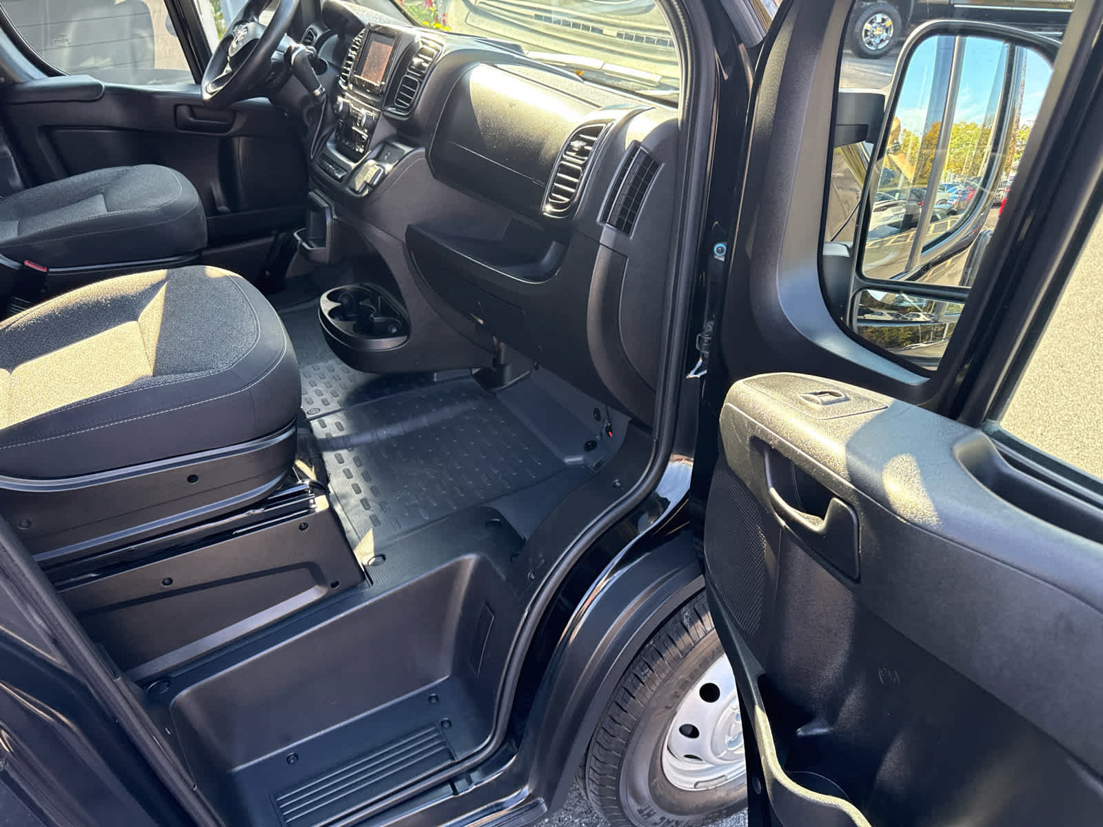 Used 2023 RAM ProMaster 2500 FWD image 16
