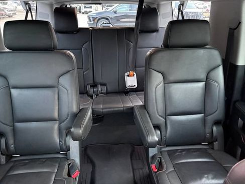 Used 2019 GMC Yukon XL SLT w/ Graphite Performance Edition AWD/4WD image 5
