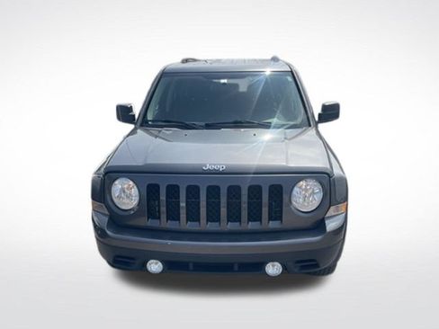 Used 2016 Jeep Patriot Latitude FWD image 2