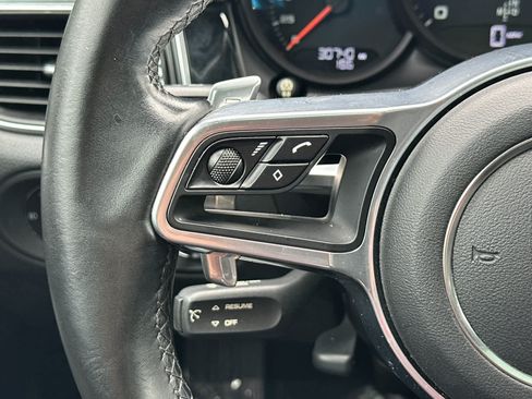 Certified 2018 Porsche Macan Sport Edition AWD/4WD image 27