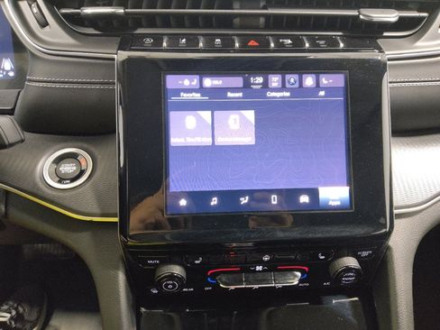 Used 2023 Jeep Grand Cherokee Laredo w/ Luxury Tech Group I AWD/4WD image 25
