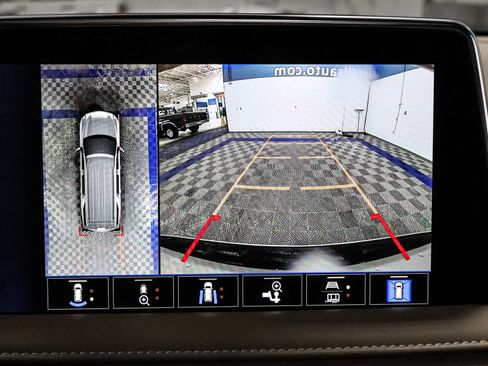 Used 2023 Chevrolet Suburban Premier w/ Premium Package 2 image 41