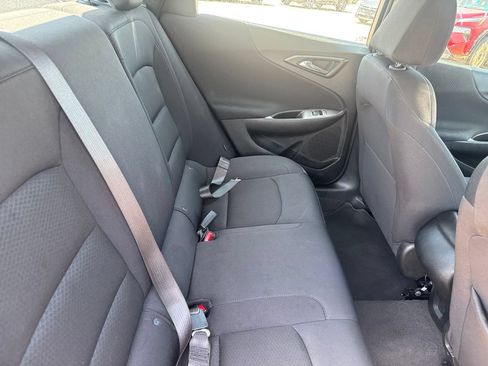 Used 2025 Chevrolet Malibu LS FWD image 30