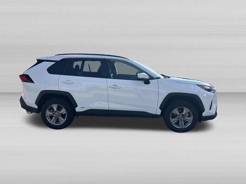 Used 2025 Toyota RAV4 XLE AWD/4WD image 3