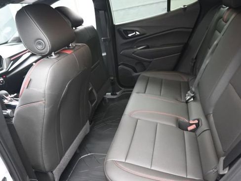 New 2026 Chevrolet Trax RS w/ Sunroof Package FWD image 9