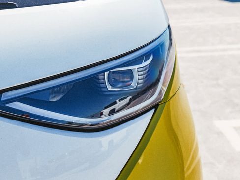 New 2025 Volkswagen ID. Buzz 1st Edition image 9