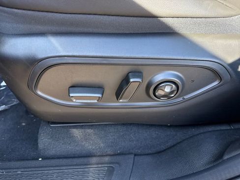 New 2025 Jeep Grand Cherokee Altitude image 13