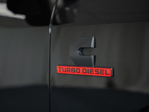 Used 2025 RAM 2500 Limited AWD/4WD image 22