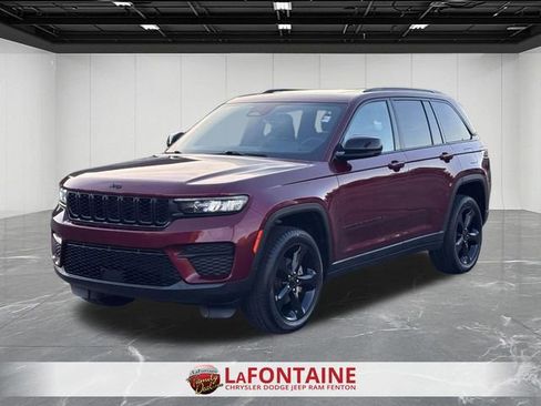 Used 2023 Jeep Grand Cherokee Altitude AWD/4WD image 1