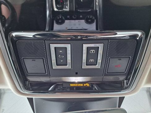 Used 2018 Land Rover Range Rover Sport HSE AWD/4WD image 18