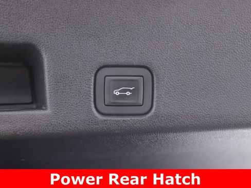 Used 2025 Chevrolet Traverse RS AWD/4WD image 32