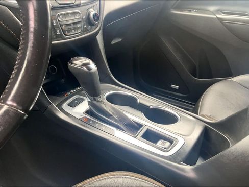Used 2021 Chevrolet Equinox Premier AWD/4WD image 17