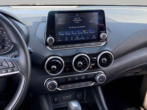 Used 2024 Nissan Sentra SV image 9