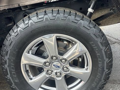 Used 2019 Ford F150 XLT w/ Equipment Group 302A Luxury AWD/4WD image 9