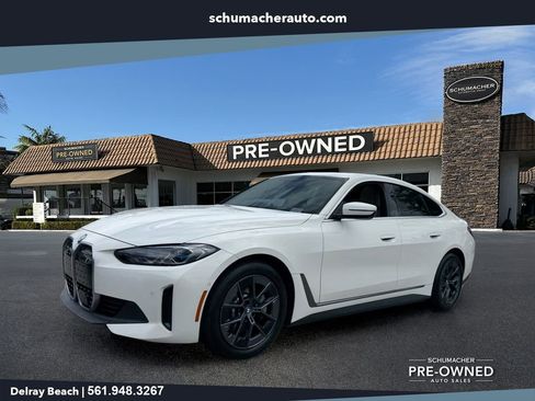 Used 2022 BMW i4 eDrive40 RWD image 3