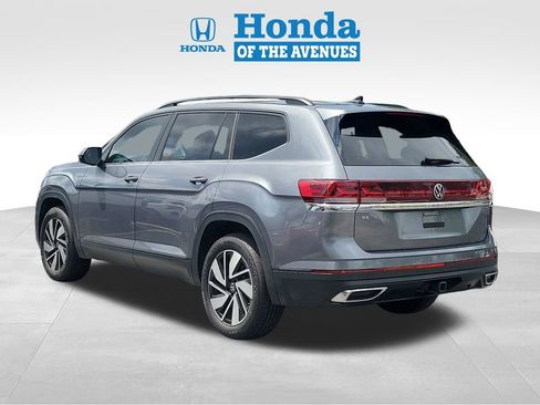Used 2025 Volkswagen Atlas SE FWD image 3