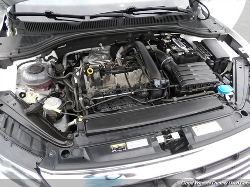 Used 2020 Volkswagen Jetta SE w/ SE Cold Weather Package FWD image 23