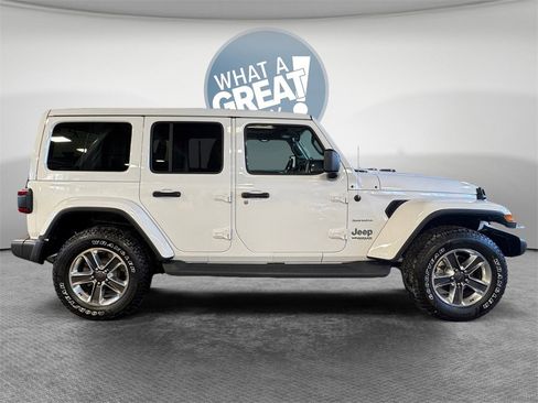 Used 2020 Jeep Wrangler Unlimited Sahara image 2