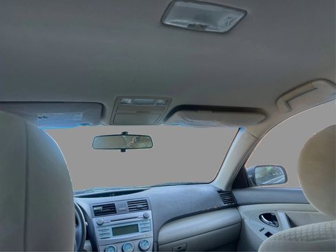 Used 2007 Toyota Camry LE FWD image 19