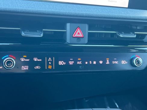 Used 2023 Kia EV6 Light image 21