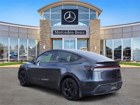 Used 2026 Tesla Model Y AWD image 3