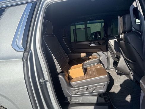 Used 2025 GMC Yukon XL Denali Ultimate image 15